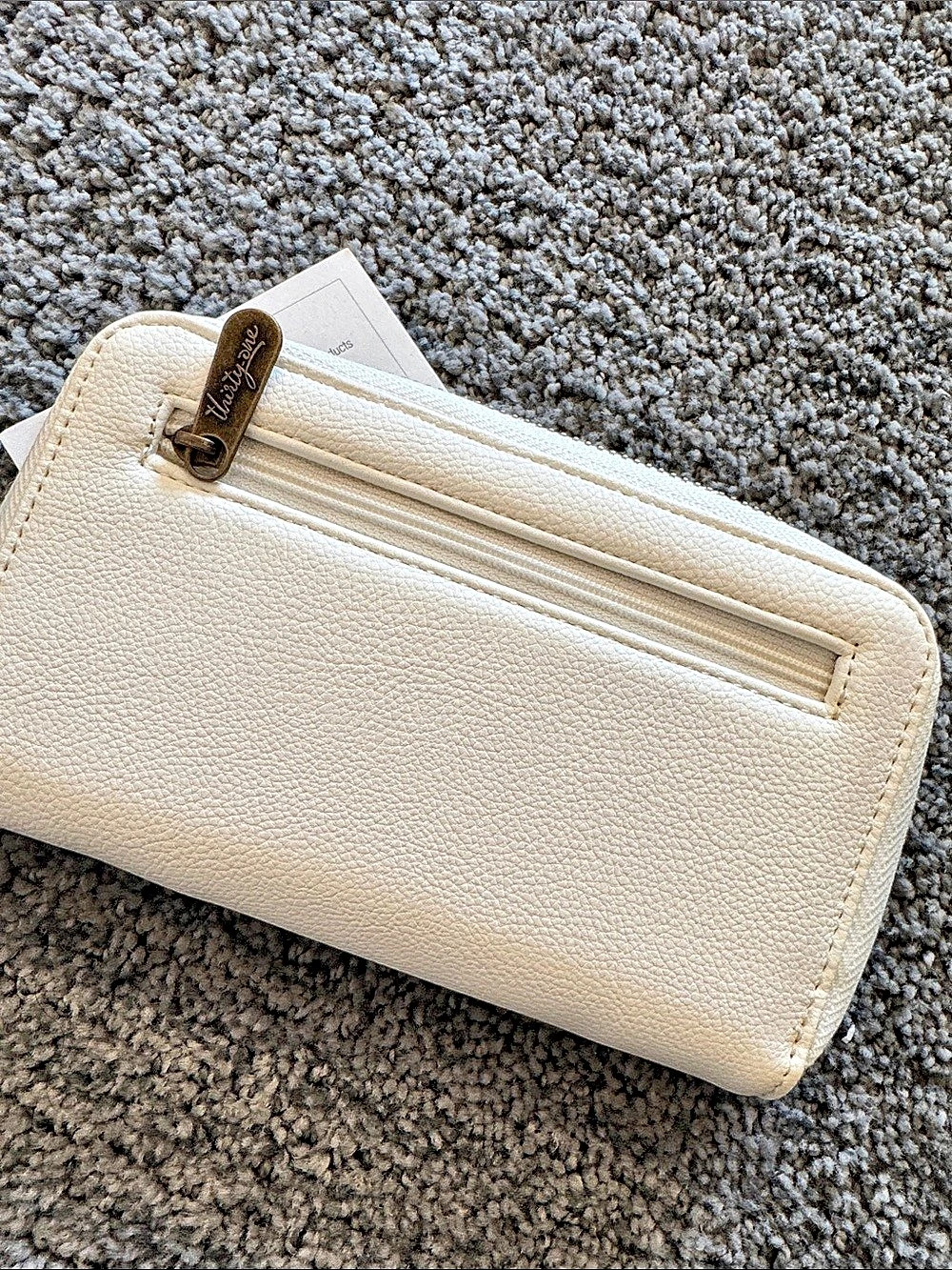 Thirty-One Wallet and accessory. Display only. - Picture 2 of 5